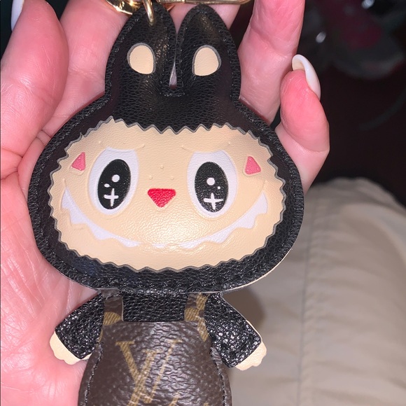 Upcycled Labubu leather purse/bag charm keychain - Picture 5 of 6